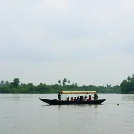 Diferença entre passeio de barco na Amazônia na cheia e na seca
